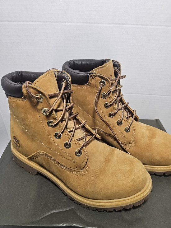 Timberland  Classic 6 Premium Waterproof Boot - Wheat